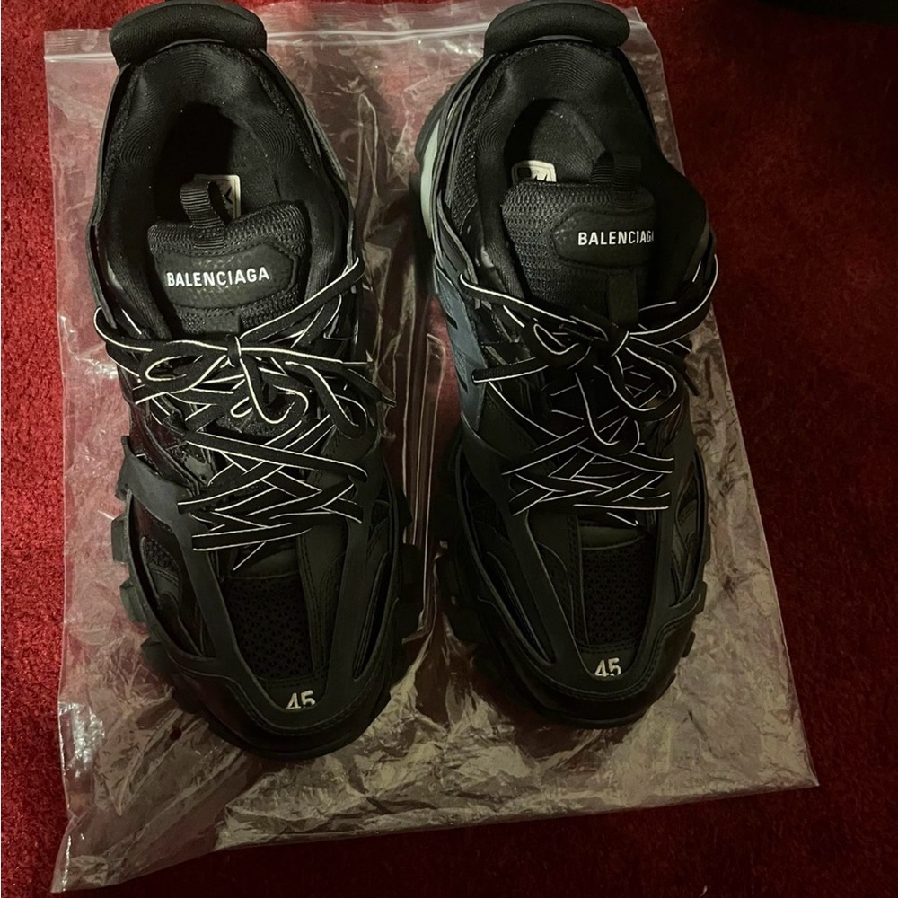 Balenciaga track led